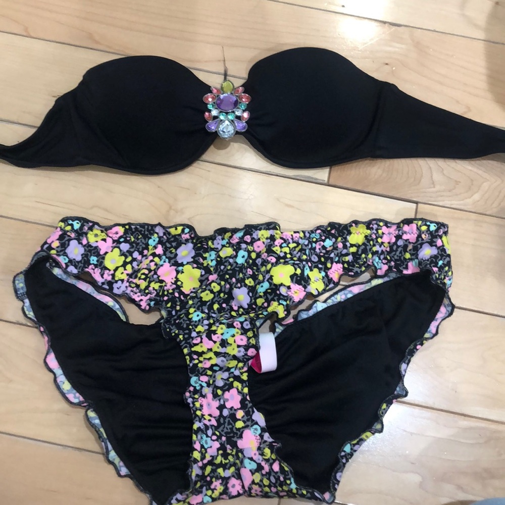 VICTORIA SECRET SWIM